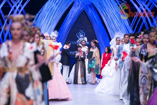 Vietnam-International-Fashion-Week-2016-showbiz-11