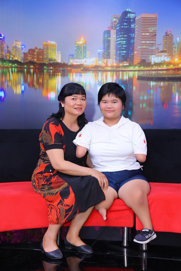 BE HOAI THUONG TRONG DIEU CON MUON NOI 42