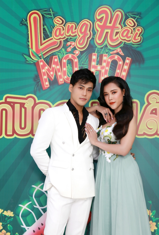 batch PHAN NGOC LUAN - HONG GAM - NOI TINH YEU BAT DAU 1