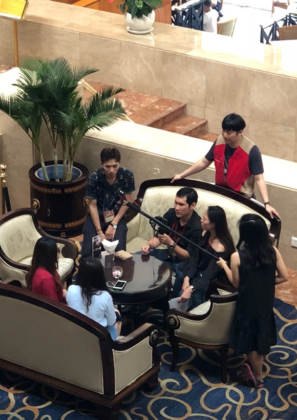 khan-gia-tre-phat-cuong-khi-duoc-trai-nghiem-lam-phim-cung-dao-dien-han-quoc-wshowbiz-7