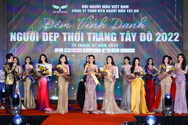 nguoi-dep-thoi-trang-tay-do-34