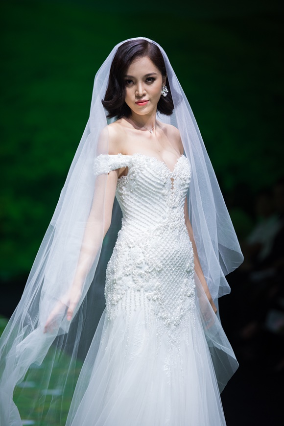 thyu-ngan-phan-thu-quyen-hoa-than-co-dau-thang-sau-voi-thuy-bridal-wshowbiz10