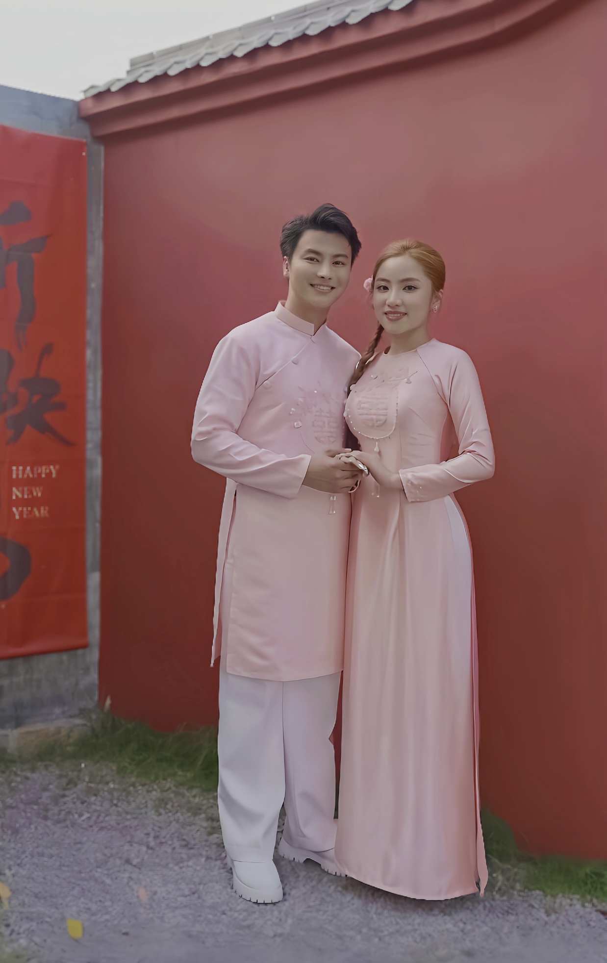 khan-gia-lien-tuc-day-thuyen-chau-ngoc-tien-vo-minh-lam-sau-loat-clip-tuong-tac-gay-sot-showbiz 10