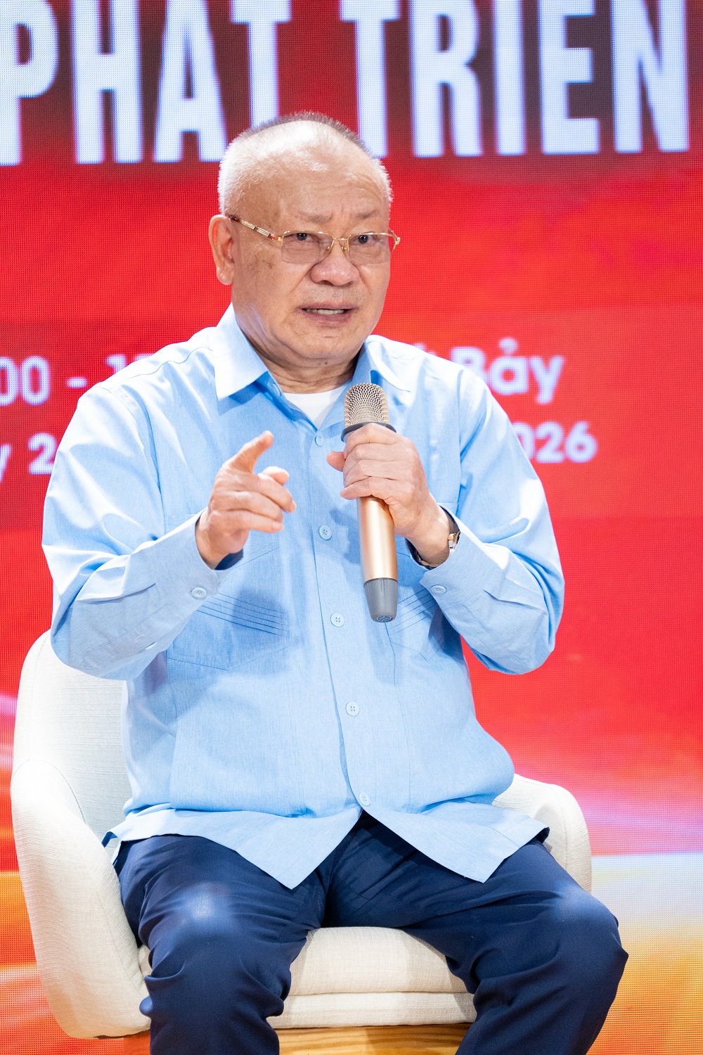 gala-nguyen-manh-than