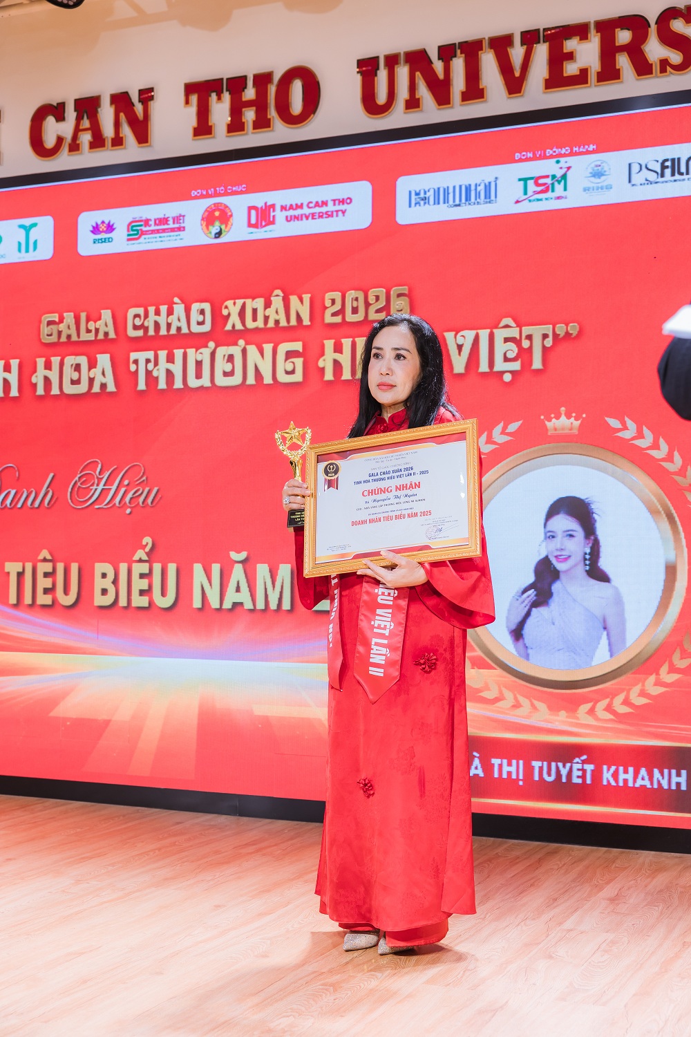 gala-nguyen-thi-ngan