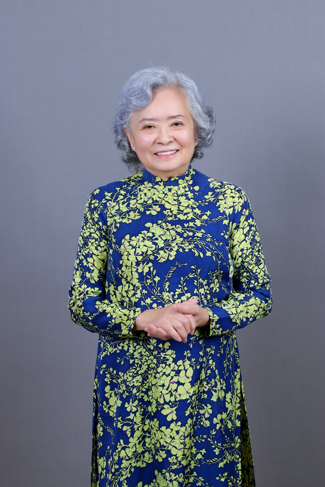 doi-rat-dep-ba-tran-to-nga-tu-nu-tu-chinh-tri-den-nguoi-hung-doi-cong-ly-cho-nan-nhan-da-cam-showbiz