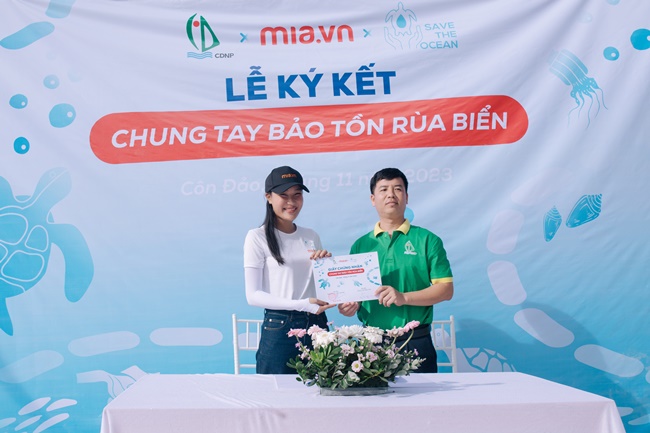 ngoc-chau-thao-nhi-le-thuy-tien-tham-gia-chien-dich-save-the-ocean-chung-tay-bao-ton-rua-bien-con-dao-showbiz--10