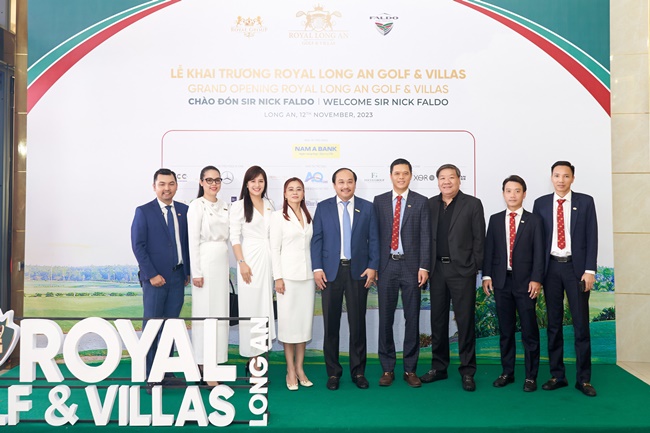 kim-duyen-hoi-ngo-ngoc-chau-thuy-tien-le-thao-nhi-tai-le-khai-truong-royal-long-an-golf-a-villas-showbiz-10